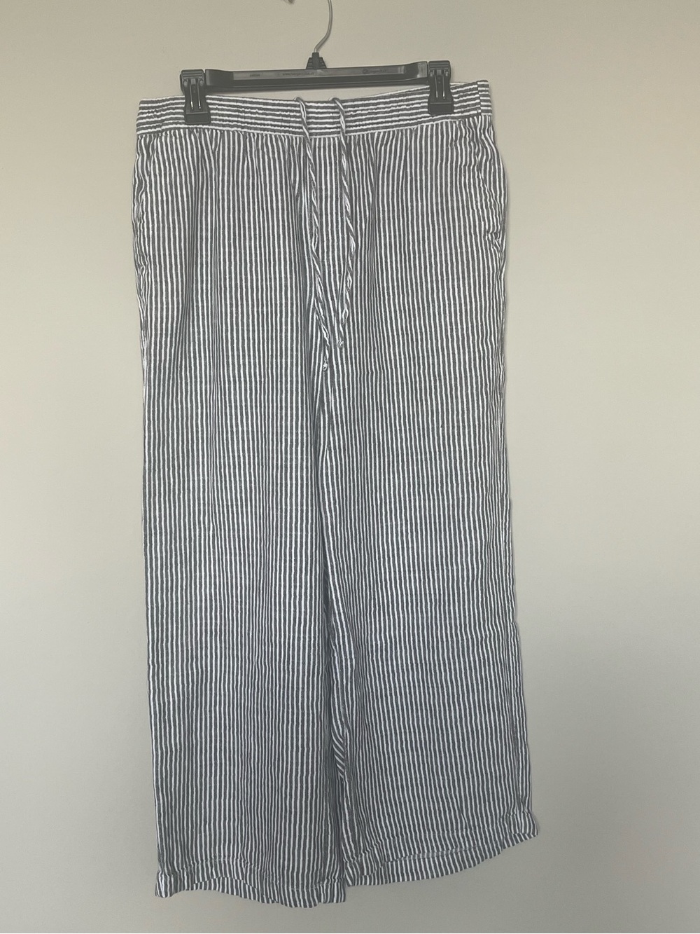 Old Navy White and Gray Striped Linen Pants
